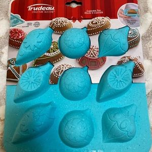 Trudeau Silicone Christmas Ornament Cupcake Candy Mold NWT